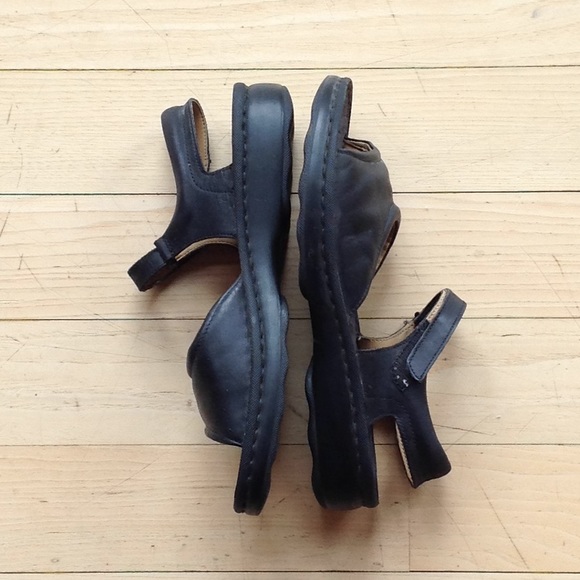 Thom McAn, black leather Sandals,  EUC,  9W - Picture 2 of 4